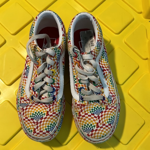 Vans - Picture 2 of 5